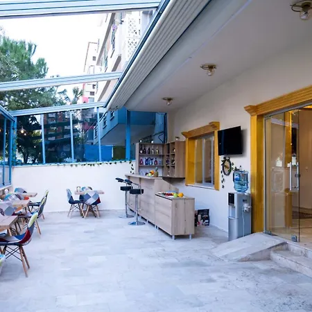 ıkarus Otel Kuşadası