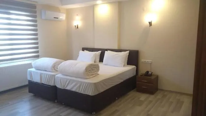Hotel Ikarus