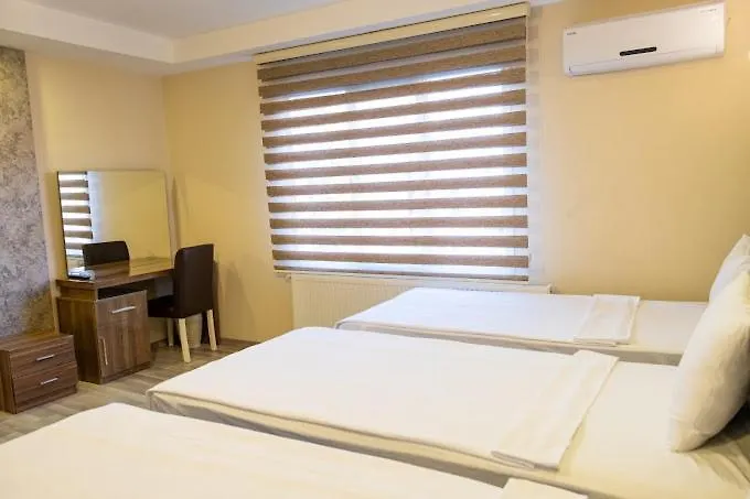 Hotel Ikarus 3*
